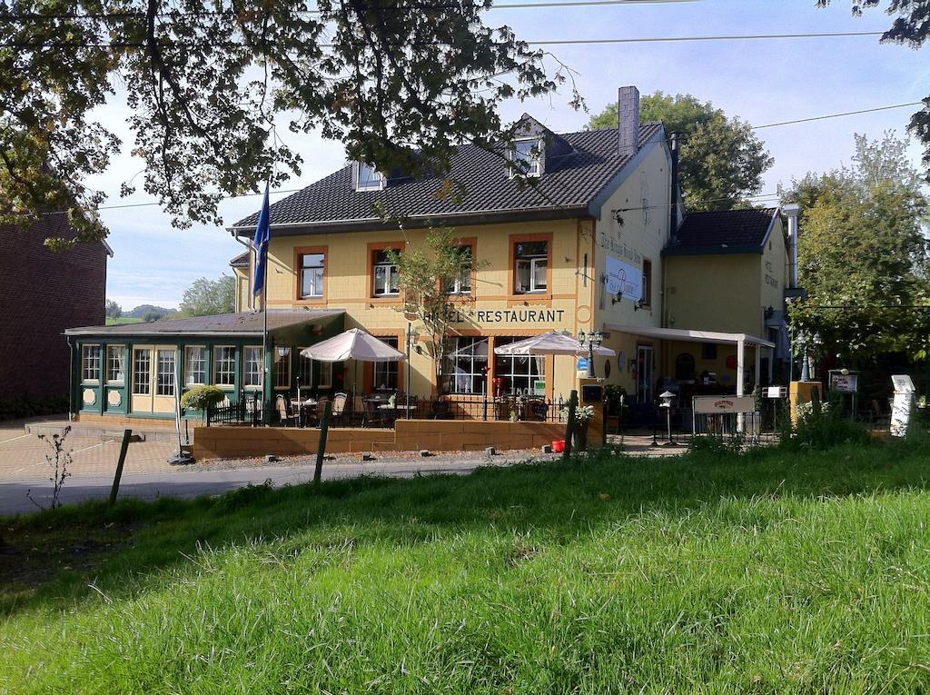 Hotel Restaurant The Kings Head Inn Voeren Exterior photo